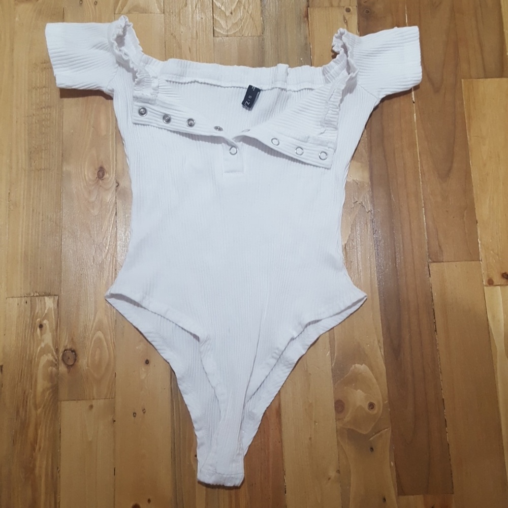 Snap Close Off the Shoulder Bodysuit - Picture 2 of 4